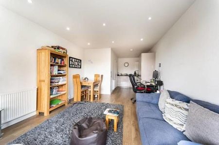 1 bedroom flat to rent - Photo 2