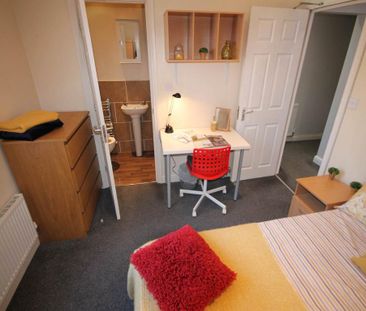 3 bedroom apartment to rent - Photo 3