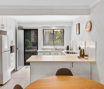 Sunshine Hideaway - Available from 23rd April 2026 - Photo 5