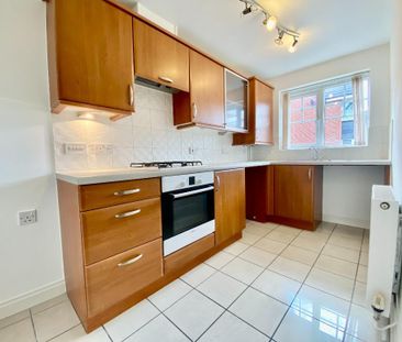 3 bedroom end of terrace house to rent - Photo 4