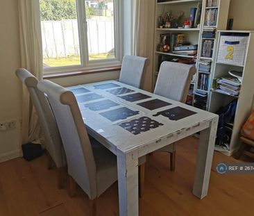 3 bedroom end of terrace house to rent - Photo 3