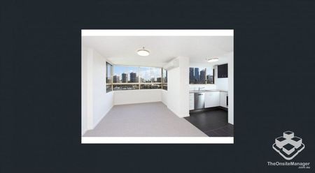Unfurnished River View Apartment - Photo 2