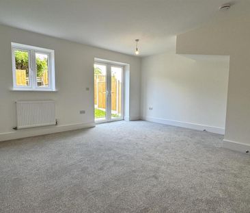 3 bedroom terraced house to rent - Photo 4