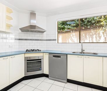 Stylish 3-Bedroom Townhouse in Bexley - Modern Comfort, Prime Locat... - Photo 3