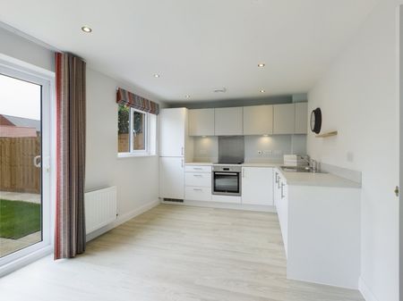 Great Oldbury Drive, Stonehouse, Gloucestershire, GL10 - Photo 5