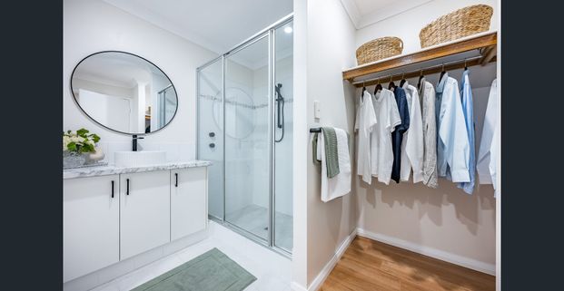 Spacious family home in popular area! - 4 x 2 - Photo 1