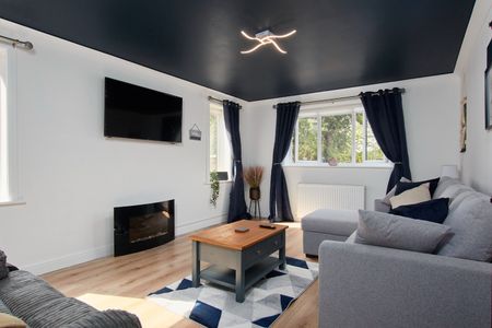 4 Bed Semi-Detached House, Wilfred Terrace, LS12 - Photo 3