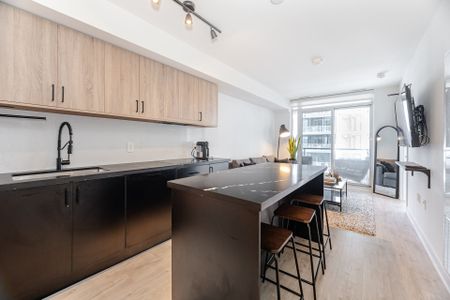 For Lease - 27 Bathurst Street Unit# 1012, Toronto, Ontario - Photo 2