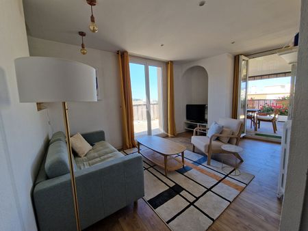 Location Appartement 3 pièces 68m² NICE 06300 - Photo 2