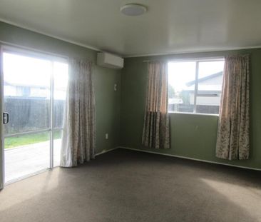 Three Bedroom On Breckons Ave - Photo 2