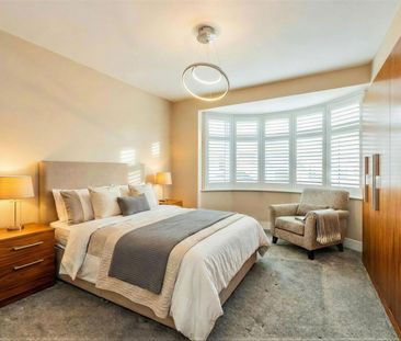 Grenfell Avenue, Hornchurch, RM12 - Photo 4