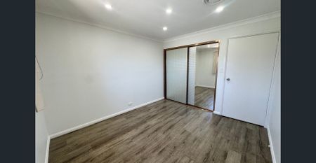 NEWLY RENOVATED TOWNHOUSE - Photo 4