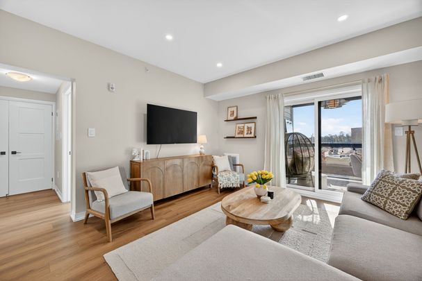 For Lease - 15 Kneeshaw Drive Unit# 203, Barrie, Ontario - Photo 1