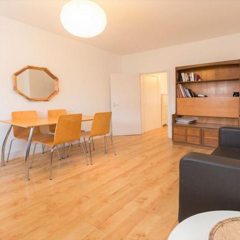 Fantastic vacant modern apartment - Photo 1