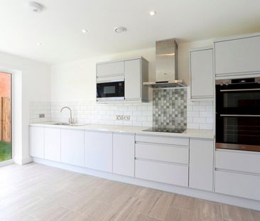 3 bedroom house to rent New Hythe Lane, Larkfield, Aylesford, Kent,... - Photo 6