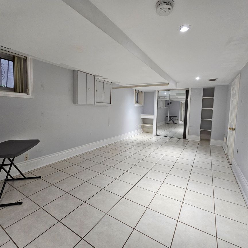 For Lease - 19 Keystone Avenue Unit# Lower level, Toronto, Ontario - Photo 1
