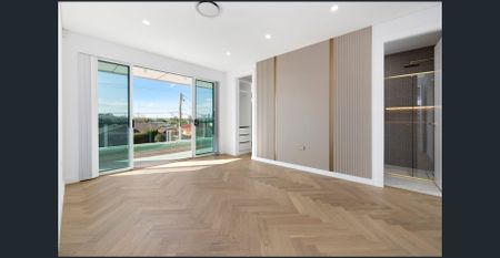 Stylish Modern Residence - Loaded with Luxury - Photo 3