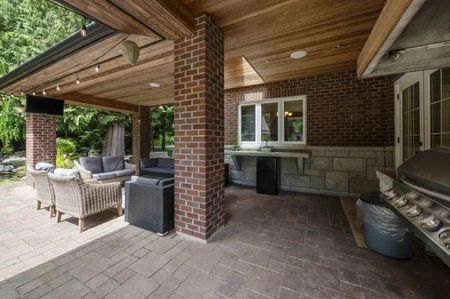24390 63 Avenue apartment — Langley Township, BC (5-Bedroom) - 5 Bedroom - Photo 4
