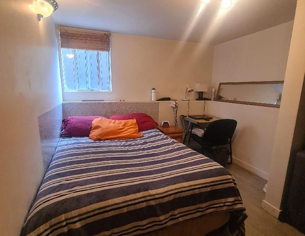 Near Kingsway and Victoria, Vancouver, British Columbia, V5N2S9 - Photo 1