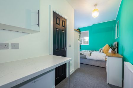 Room 5 – Nuneaton - Photo 4