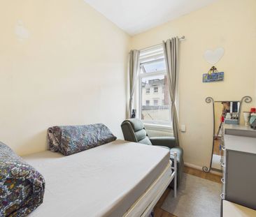 2 bedroom Flat in Victoria Road, Hampshire - Photo 1