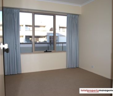 F4/2 Currie Crescent, Griffith ACT 2603 - Apartment For Rent | Domain - Photo 1