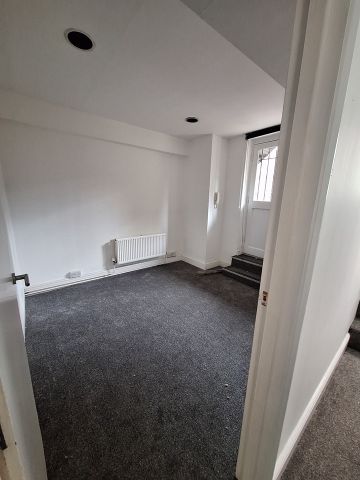 1 Bed Flat, Norwood High Street, SE27 - Photo 5