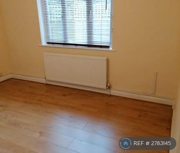 2 bedroom maisonette to rent - Photo 5