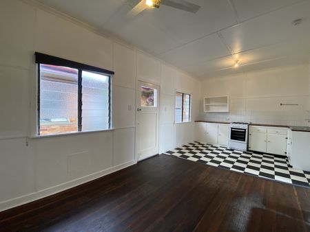 Charming, Spacious & Super Convenient! - Photo 5