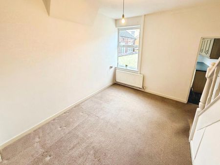 2 bedroom terraced house to rent - Photo 3