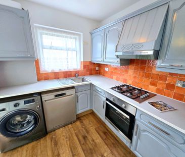 Berkeley Avenue, Greenford - Photo 1