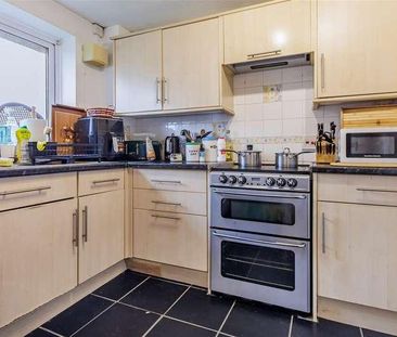 Weald Hall Lane, Thornwood, CM16 - Photo 4