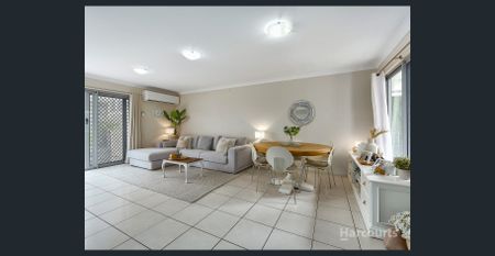 Beautifully Maintained in a Prime Fitzgibbon Location - Photo 3