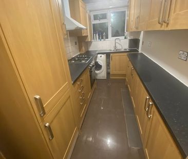 Room in a Shared Flat, Cameron Road, CR0 - Photo 4