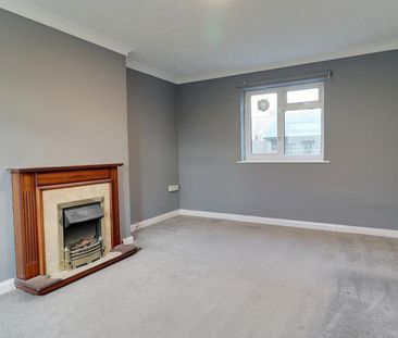 3 bedroom end of terrace house to rent - Photo 1