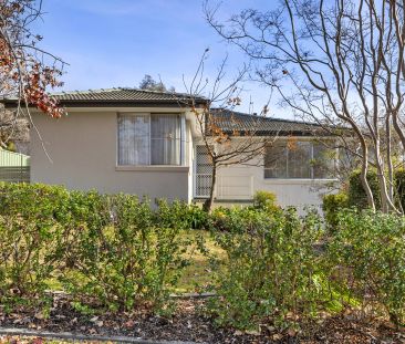 BEAUTIFUL FAMILY HOME - Photo 2