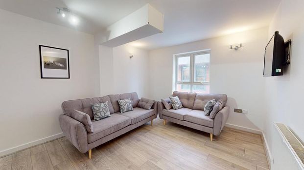1 bedroom in a house share to rent - Photo 1