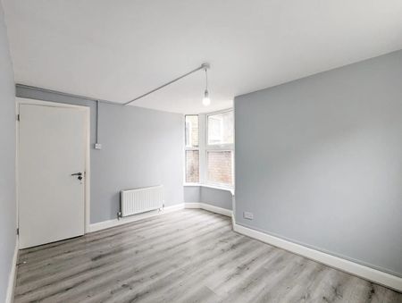 1 Bed Flat, Evesham Road, E15 - Photo 2