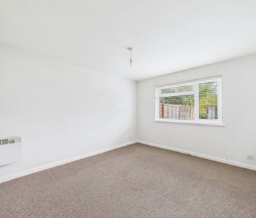 Crypt Court, Tuffley, Gloucester, Gloucestershire, GL4 - Photo 2