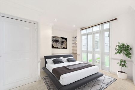 Three bedroom property available to rent in Lancaster Gate, W2. - Photo 4