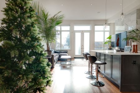 For Lease - 119B Hillside Avenue, Toronto, Ontario - Photo 2