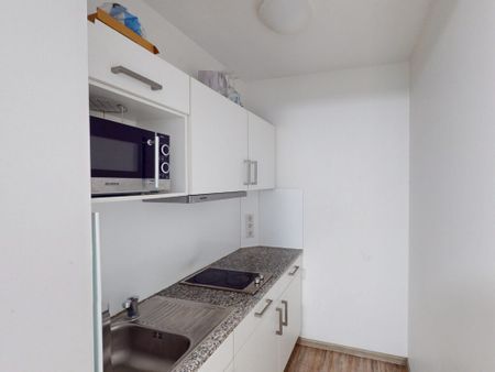 Möbliertes Zimmer in Frauen-WG in zentraler Lage für Studenten und Azubis - Photo 3