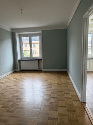 Trivsam lägenhet i hörnet av Vanadislunden - Foto 1