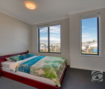 TOWNHOUSE LIVING - Photo 4