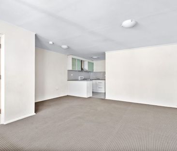 SOPHISTICATED ONE-BEDROOM! - Photo 6