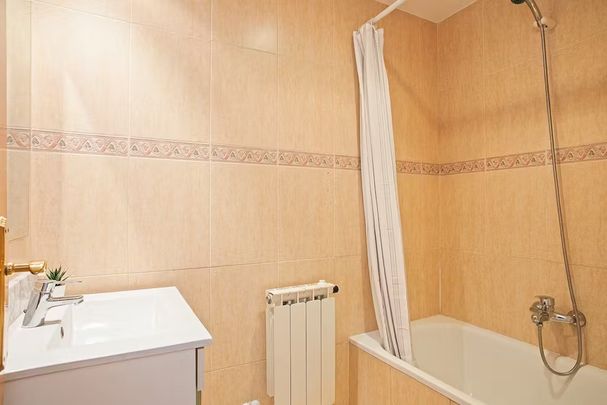 Carretera de la Bordeta, Barcelona, Catalonia 08014 - Photo 1