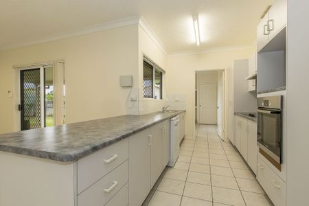 38 Raintree Way, Thuringowa Central - Photo 5