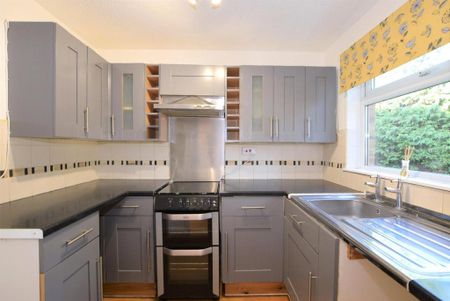 2 bedroom terraced house to rent - Photo 5