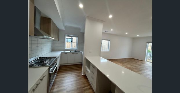 Stunning 4-Bedroom Home in Waterford Rise, Warragul - Photo 1