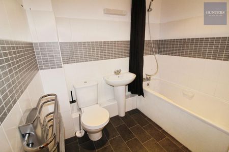 2 bedroom Flat To Let - Photo 5